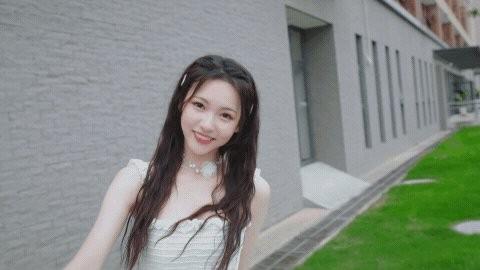 完蛋我被美女包围了之前传[图2]