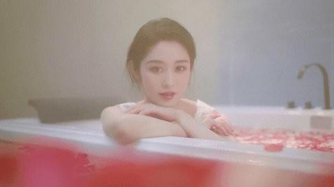完蛋我被美女包围了之前传[图3]